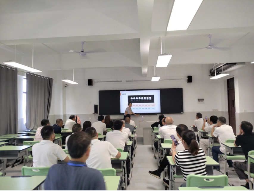 【欧帝科技】自主研发智慧黑板 实现教育数字化升级